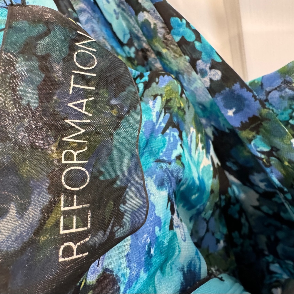 REFORMATION (worn once) size 0 wrap dress blue and black floral - Picture 3 of 6